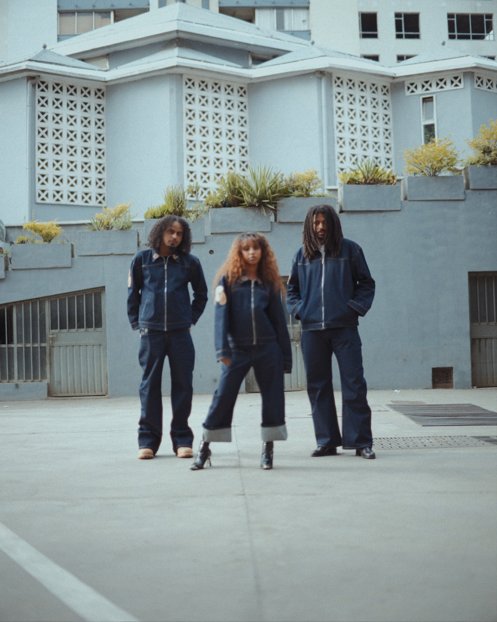 no véx denim on three figures, Addis